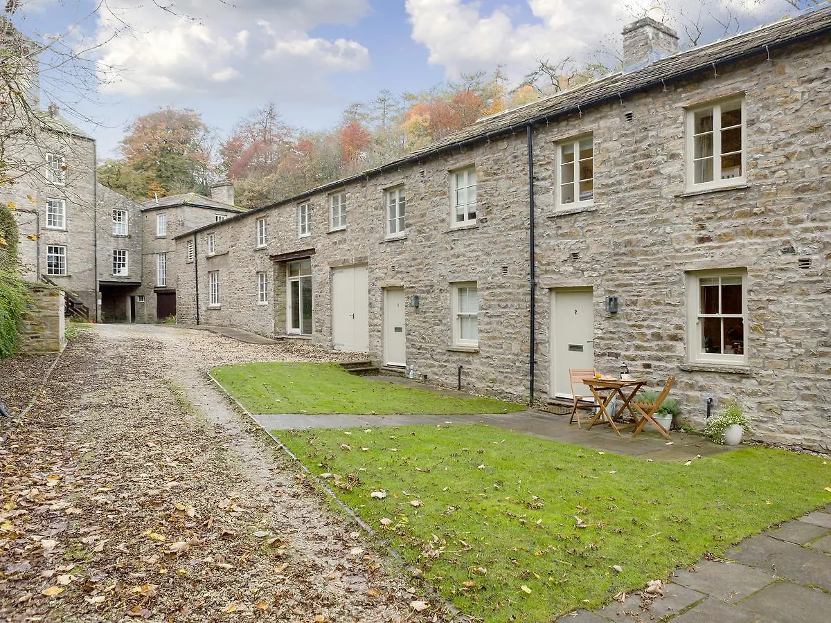 איסגארת' Riverbank Cottage 0*,  בריטניה